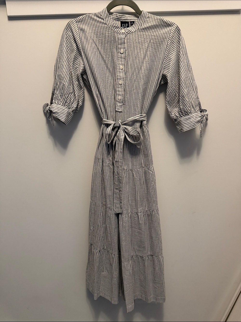 GAP Women’s Blue & White Stripe Seersucker Stripe Band-Collar Tiered Maxi Dress